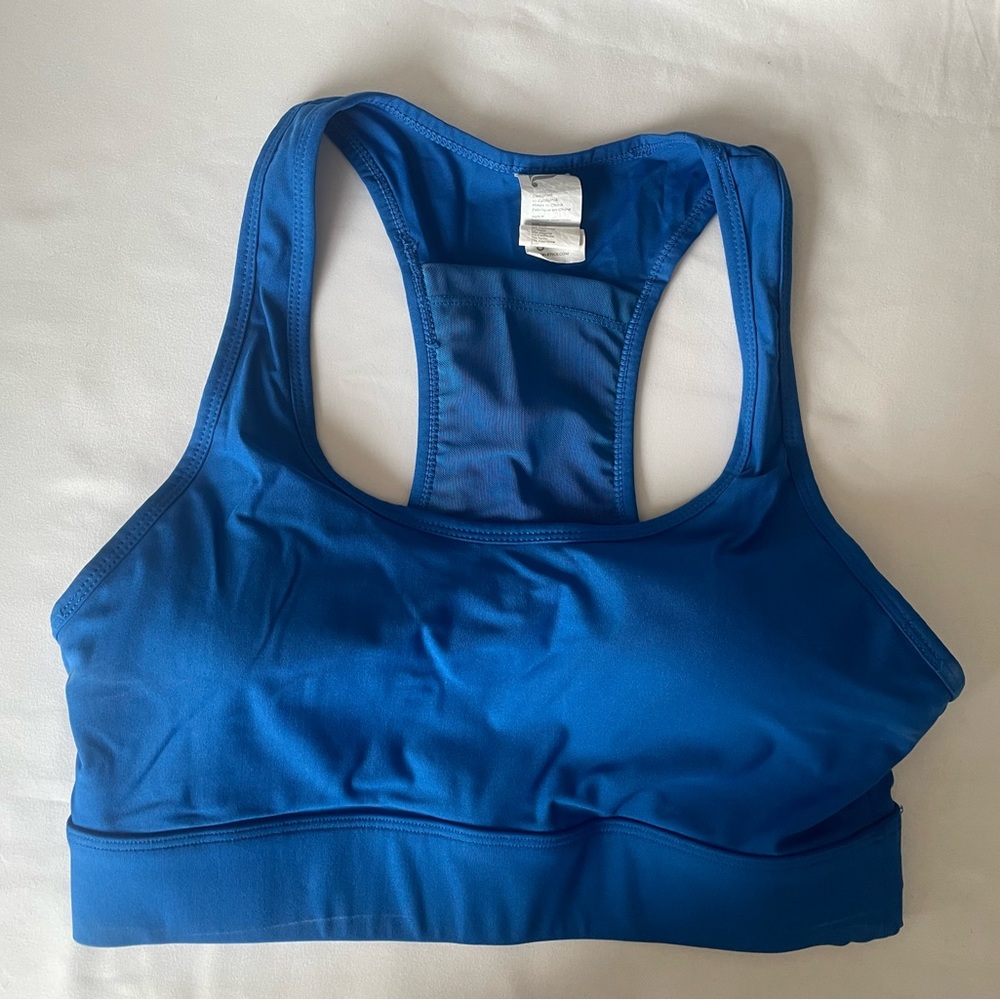 Fabletics- On-The-Go Medium Impact Sports Bra - Small
